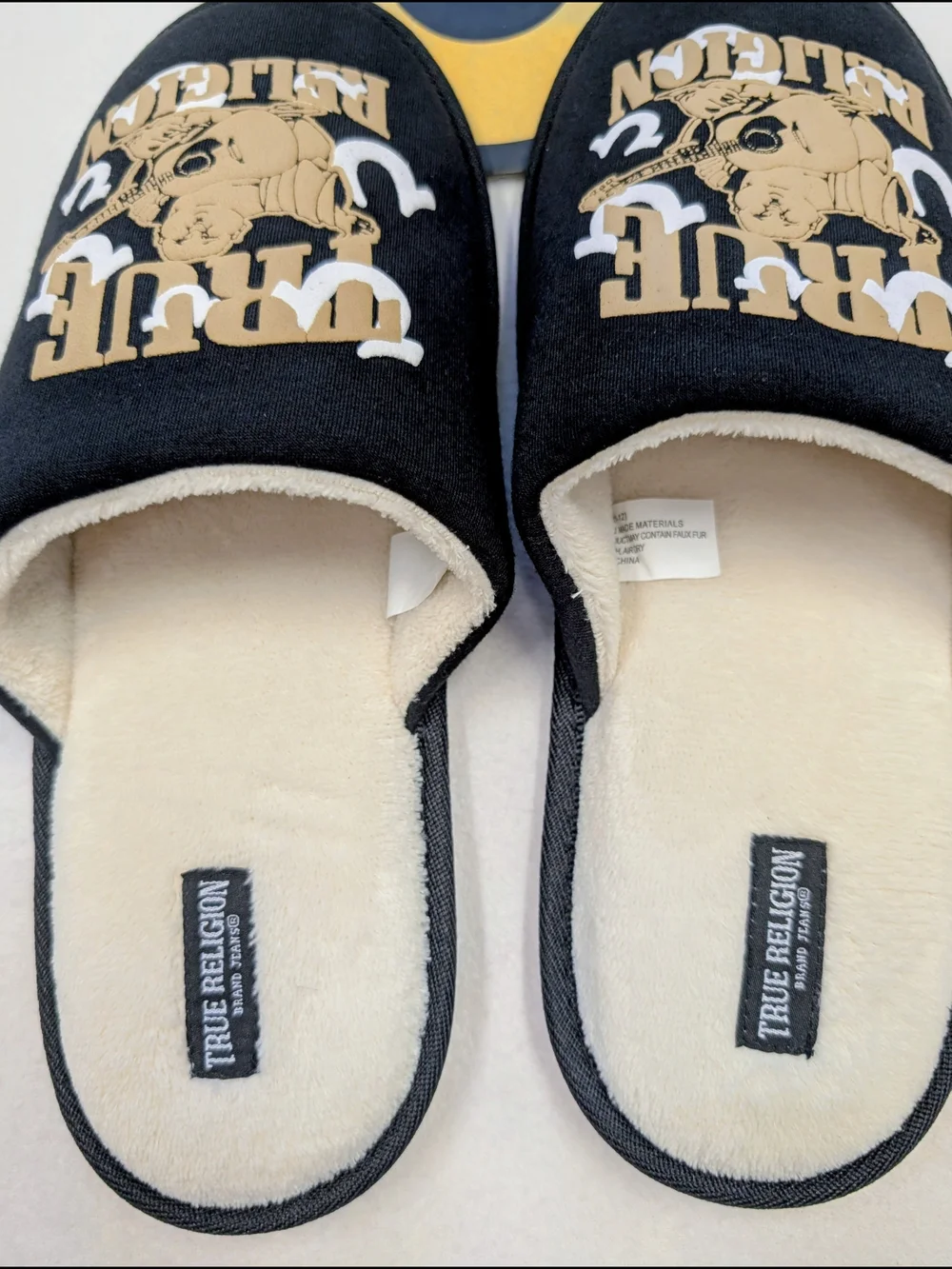 True Religion Men's Black Logo Slippers White Plush Lining NWT Size 11-12